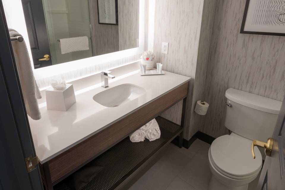 Aiden Hotel Guest Bathroom
