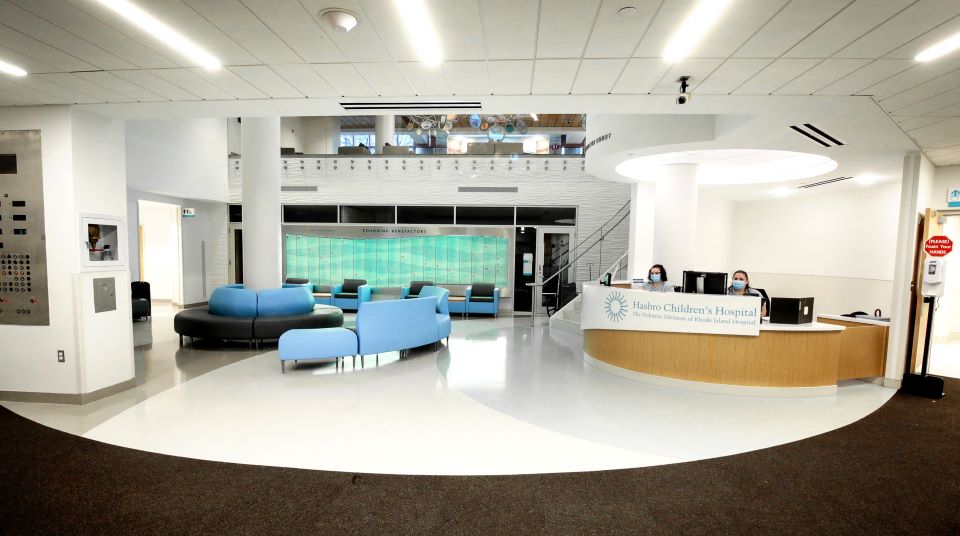 Hasbro Children’s Hospital | Entrance Lobby and Guest Check-in – Wide View