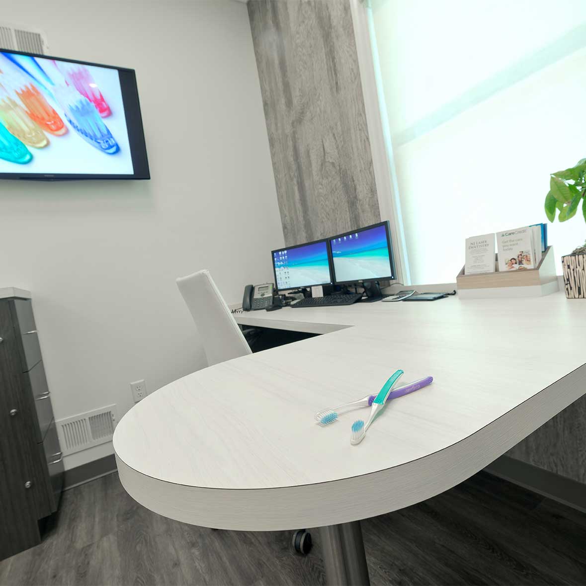 NJ Laser Dentistry | Consultation Room | Desk Worktop